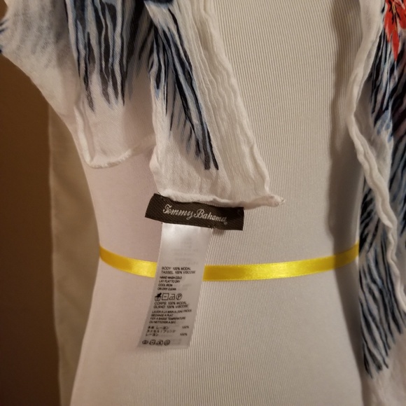Tommy Bahama Scarf - Picture 3 of 4